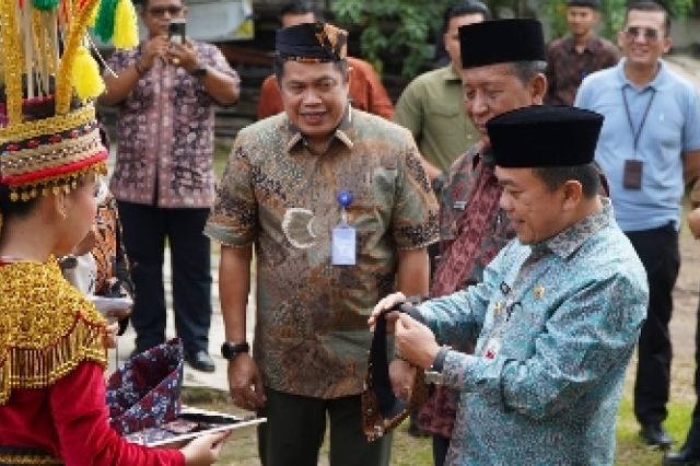 Gubernur Al Haris Didampingi Wagub Abdullah Sani Resmikan Studio Multipurpose RRI Jambi