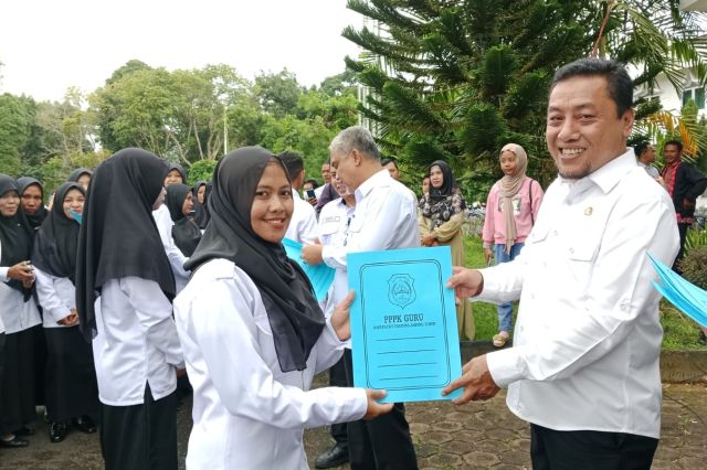 Kisah Ida Triratnasari Guru Honorer Tanjab Timur yang Lulus PPPK Merasa Terharu