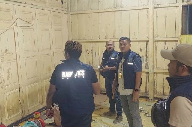 Tindak Lanjuti Laporan Masyarakat: Kasat Resnarkoba Polresta Jambi Gerebek Rumah Diduga Basecamp Narkoba