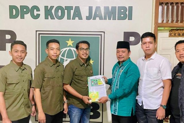 Ambil Formulir di PKB: Iqbal Linus Utus Tim Milenial