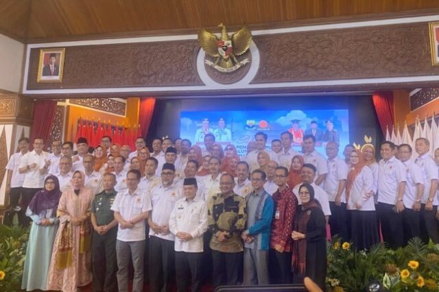 Pelantikan Pengurus IKA Unja: Gubernur Al Haris Ajak Alumni Kompak