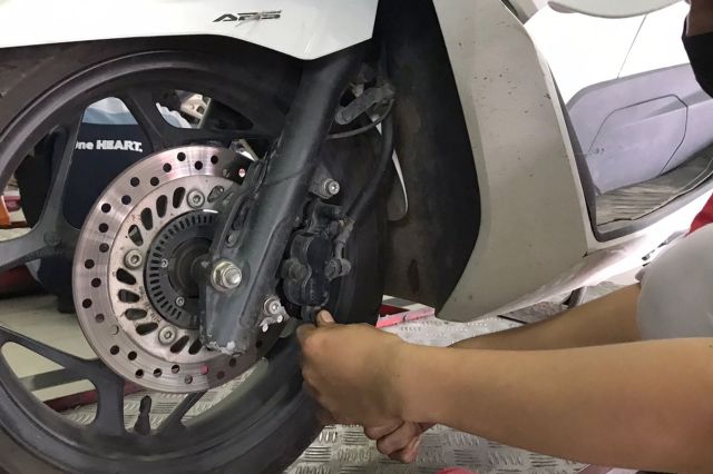 Berikut 6 Tips Cara Mudah Merawat Rem Pada Sepeda Motor