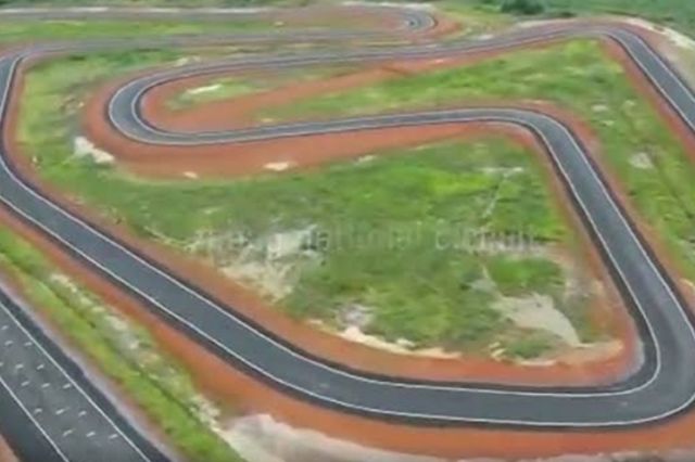 Kritik Warga ke Romi: 10 Tahun Jabat Bupati Lebih Pentingkan Sirkuit Ketimbang Jalan Rusak