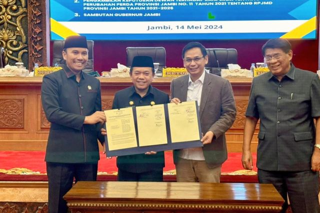 Ranperda Perubahan Perda RPJMD Provinsi Jambi Disahkan Jadi Perda