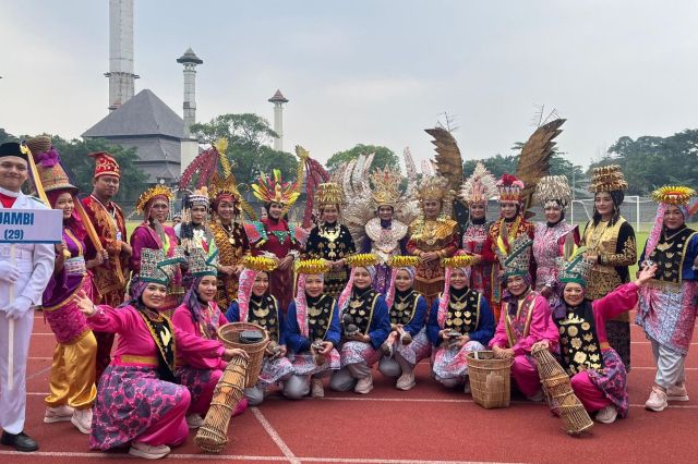 PKK Merangin Tampil Memukau dalam Parade Budaya Jembore PKK Nasional di Solo
