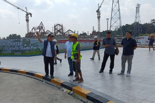 Sidak Proyek Islamic Center: Gubernur Al Haris Optimis Selesai Tepat Waktu