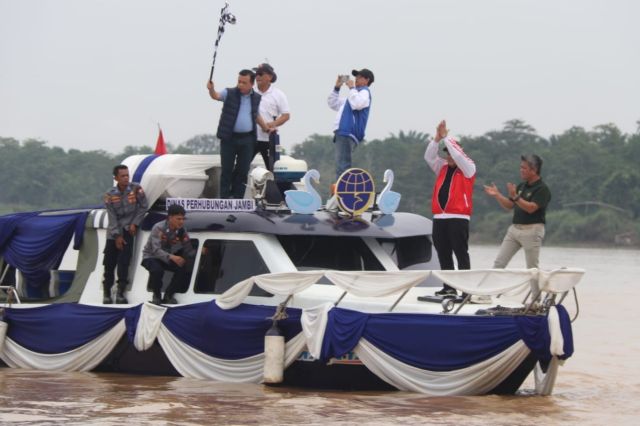 Gubernur Al Haris: Parade Perahu Hias Lestarikan Tradisi Nenek Moyang Dahulu