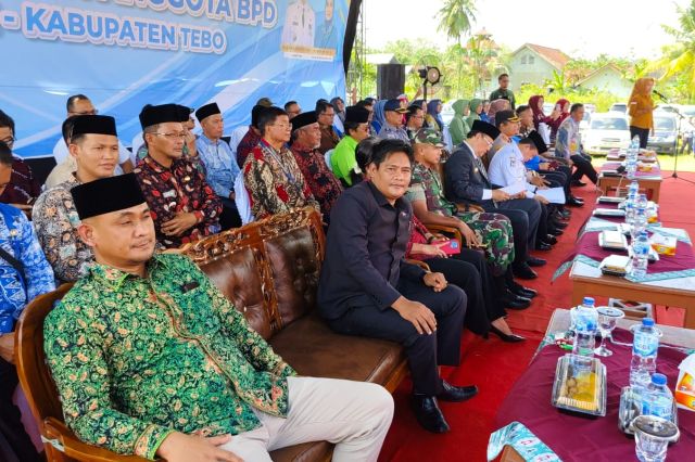 Anggota DPRD Jambi Al Mashuri dan Supeno Hadiri Pengukuhan Kades dan BPD se-Kabupaten Tebo