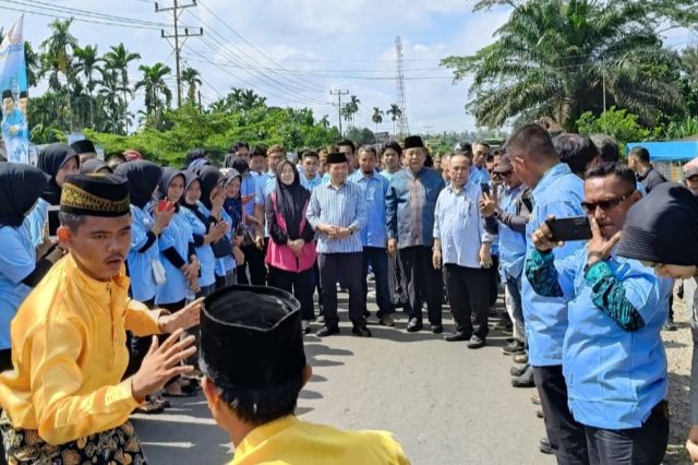 Al Haris dan Abdullah Sani Kompak Hadiri Pelantikan Tim Pemenangan Haris-Sani Tanjab Timur
