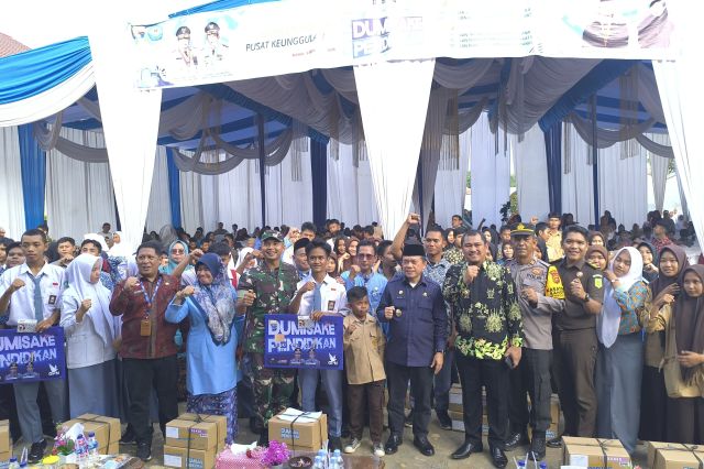 1.061 Siswa Bungo dan Tebo Terima Bantuan Dumisake Pendidikan Gubernur Al Haris