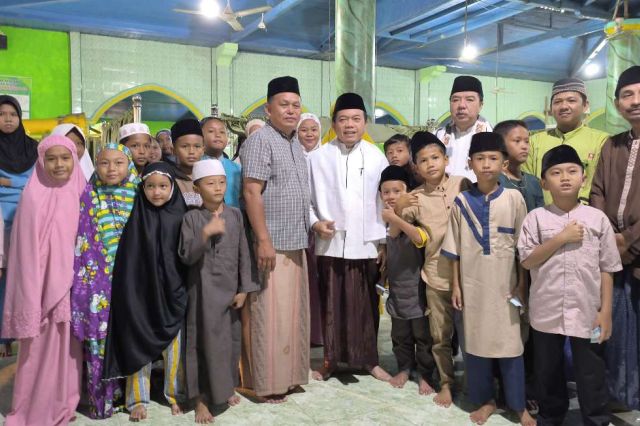 Safari Subuh di Masjid Baitusalam Kungkai: Gubernur Al Haris Santuni Anak Yatim dan Dhuafa