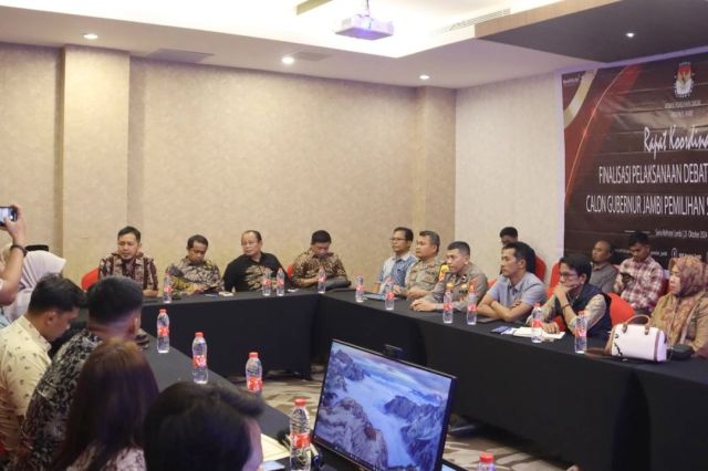 Debat Perdana Pilgub Jambi 2024: Ajang Adu Ide dan Gagasan