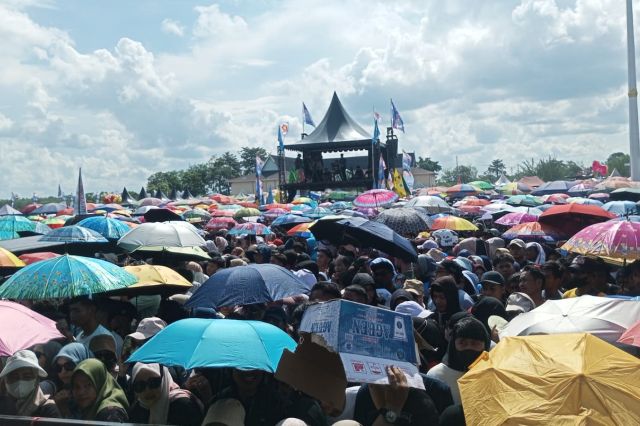 Puluhan Ribu Warga Bungo Hadiri Kampanye Akbar Haris - Sani