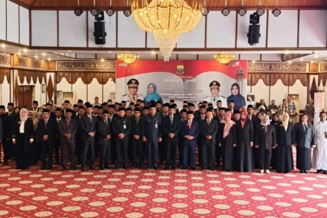 Gubernur Al Haris Lantik Puluhan Kepsek SMA, SMK dan SLB: Ini Nama-namanya