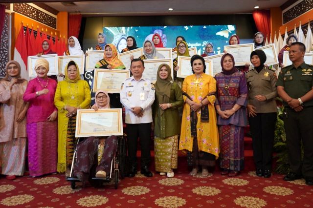 Gubernur Al Haris Ajak Perempuan Teladani Kartini, Bangun Keluarga dan Daerah