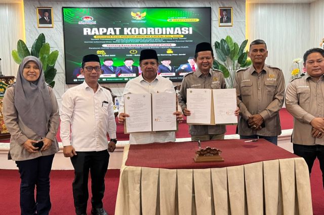 Perkuat Keterbukaan Informasi: KI Jambi dan Kanwil Kemenag Jambi Teken MoU