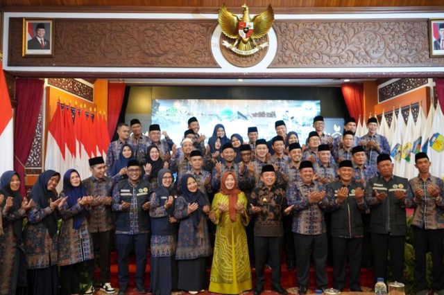 Gubernur Al Haris Kukuhkan 54 Petugas Haji Provinsi Jambi