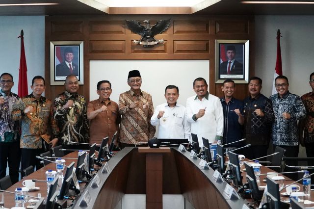 Gubernur Al Haris Temui Menteri PU: Dorong Pembangunan Infrastruktur di Jambi
