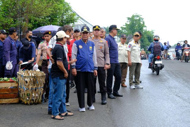 Wagub Abdullah Sani Optimis Program Karya Bakti Gerakan Jumat Bersih Tingkatkan Kepedulian Masyarakat