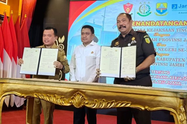 Kepala Daerah di Jambi dan Kejaksaan Teken MoU Pelaksanaan Hukuman Kerja Sosial Bagi Pelaku Pidana
