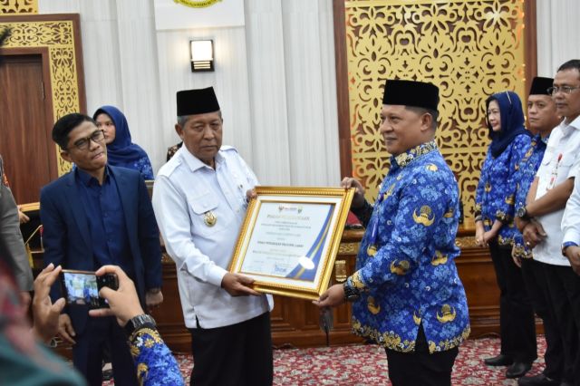 Disdik Provinsi Jambi Raih Penghargaan Opini Kualitas Tertinggi Tanpa Maladministrasi dari Ombudsman RI