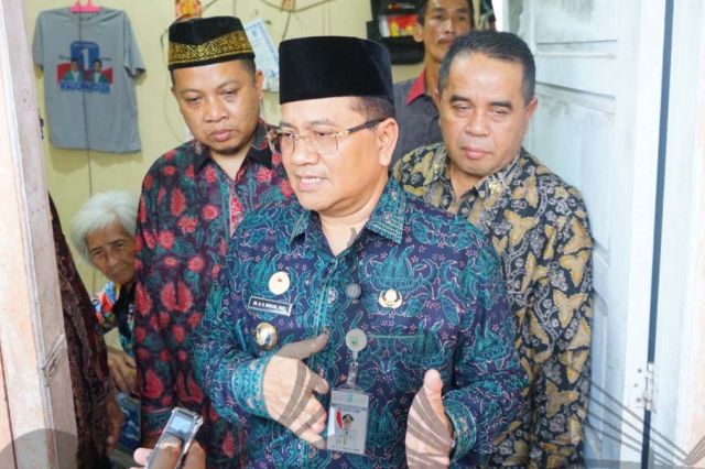 Wali Kota Maulana Pastikan Nenek Oh Khioe Nikmati Program Kartu Bahagia