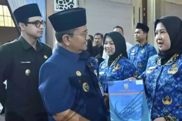 Lantik 43 PNS Formasi 2024: Wali Kota Maulana Tekankan Integritas dan Kinerja Berbasis Merit System