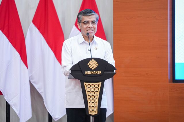 Gerak Cepat: Menaker Pastikan Hak Jaminan Sosial Korban Kecelakaan KA Bekasi Terpenuhi