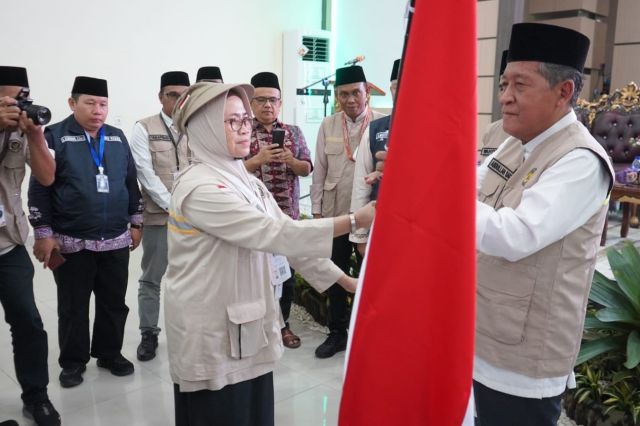 Pesan Wagub Abdullah Sani Lepas 444 JCH BTH 20: Sempurnakan Rukun Haji, Doakan Jambi dari Tanah Suci
