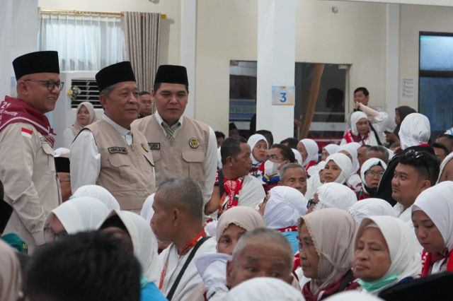 Lepas 443 Jamaah Calon Haji Kloter BTH 21: Wagub Abdullah Sani: Jaga Kesabaran dan Keikhlasan