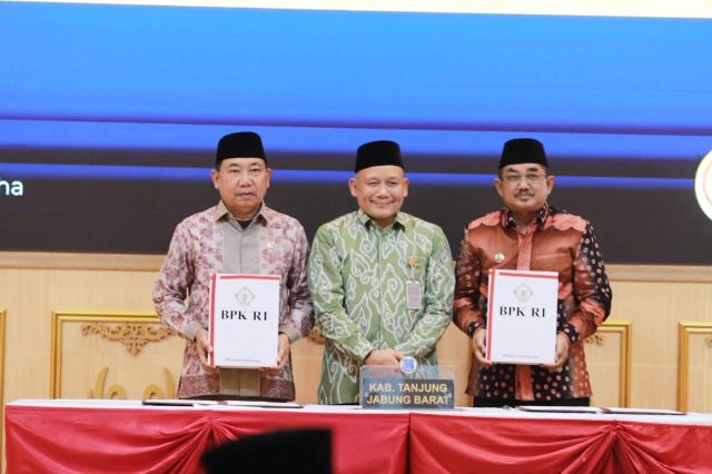 Pemkab Tanjab Barat Raih Opini WTP Delapan Kali Berturut-turut: Bupati Anwar Sadat Apresiasi Kinerja OPD dan Stakeholder