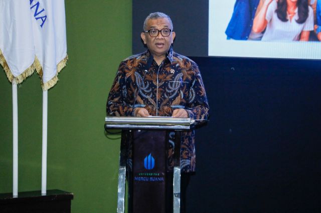 Wamenaker: Mahasiswa Harus Perkuat Kompetensi dan Sertifikasi untuk Hadapi Dunia Kerja