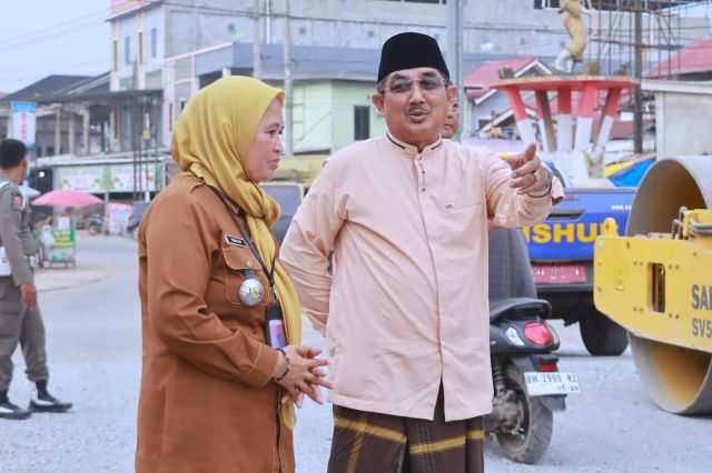 Tinjau Pelaksanaan Pekerjaan Jalan Jalur 2 Merlung: Bupati Anwar Sadat Minta Camat dan Warga Ikut Monitor Pelaksanaan Pekerjaan Agar Lebih Optimal
