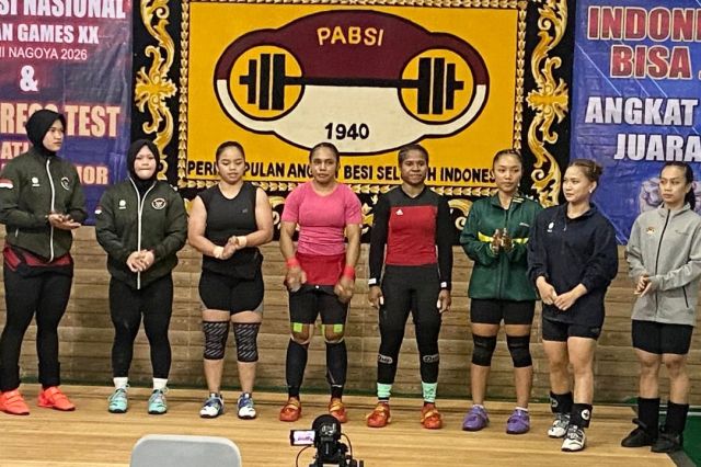 Cetak Sejarah! Lifter Putri Jambi Yuliana Klarisa Lolos Pelatnas Asian Games 2026