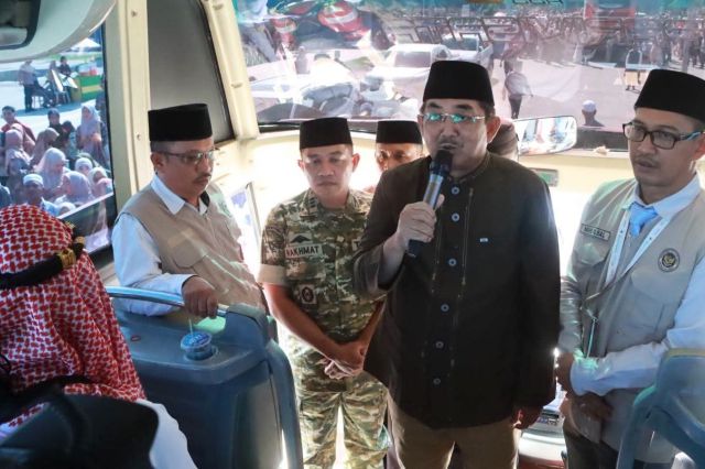 Suasana Haru Warnai Kepulangan 270 Jamaah Haji Tanjab Barat Kloter 21, Bupati Anwar Sadat: Semoga Mabrur