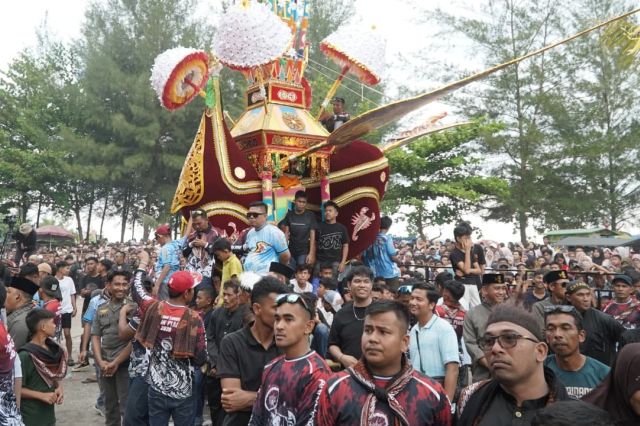 Wakili Gubernur Al Haris: Kadis Kominfo Hadiri Kemegahan Hoyak Tabuik 2026 di Pariaman