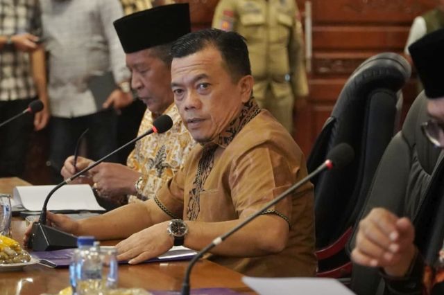 Evaluasi APBD 2026: Gubernur Al Haris Desak OPD Percepat Proyek Strategis