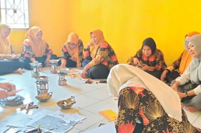 Dorong UMKM Naik Kelas: SKK Migas - MontD'Or Oil Tungkal Ltd Fasilitasi Alat dan Bimtek Membatik Kader PKK Mengupeh