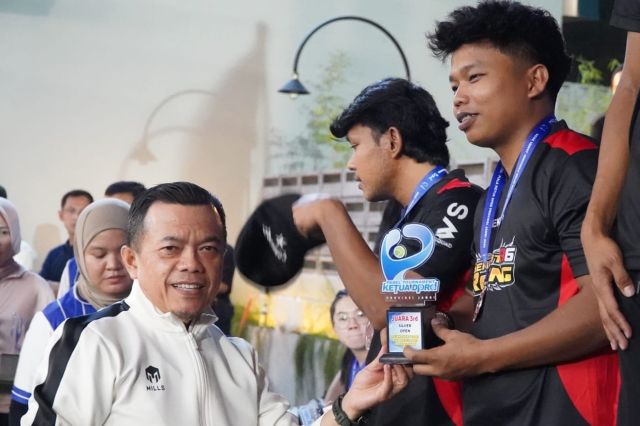 Buka Peluang Atlet Muda: Gubernur Al Haris Dorong Turnamen Padel Piala Ketua DPRD Jadi Agenda Rutin
