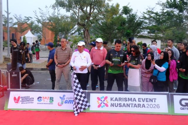 Semarak HUT ke-81 RI di Jambi: Wagub Abdullah Sani Lepas Ratusan Peserta Fun Run Lintasi Gentala Arasy