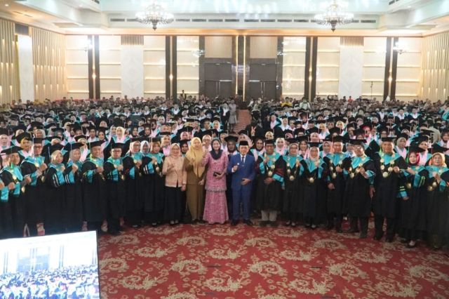 Gubernur Al Haris Lepas 2.122 Wisudawan Poltekkes Jambi: Tegaskan Pentingnya Nakes di Wilayah Terpencil