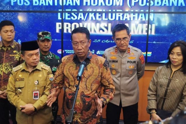 Gubernur Al Haris Dampingi Menteri Hukum Supratman Andi Resmikan 1.585 Posbankum di Jambi: Akses Keadilan Kini Sampai Desa