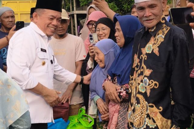 Datangi Lokasi Kebakaran di Bungo: Gubernur Al Haris Gelontorkan Bantuan hingga Bedah Rumah