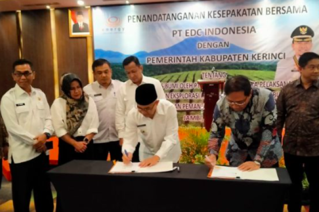 Bupati Kerinci Adirozal Tandatangani MoU dengan PT EDC Indonesia