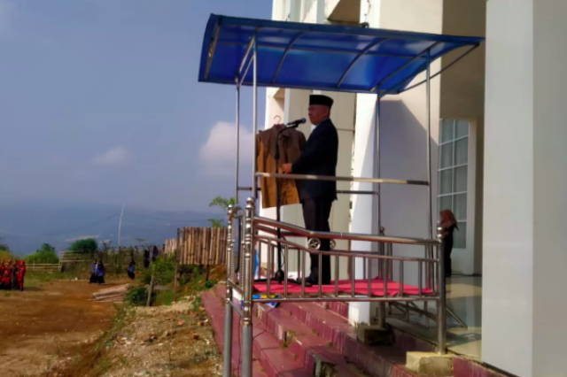 Terakhir Pimpin Upacara Sebagai Bupati, Ini Pesan Adirozal Pada ASN Pemkab Kerinci