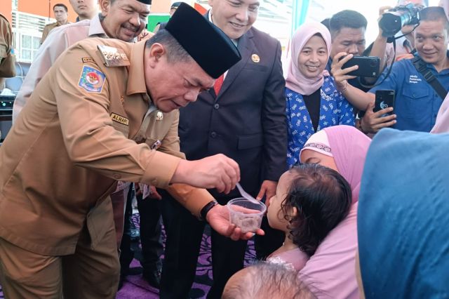 Gubernur Al Haris Canangkan PIN Polio dan Launching Inovasi Stunting di Sarolangun