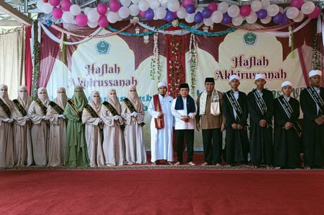 Gubernur Al Haris Bersama HBA Hadiri Haflah Akhirussanah Ponpes Darussalam Al Hafidz