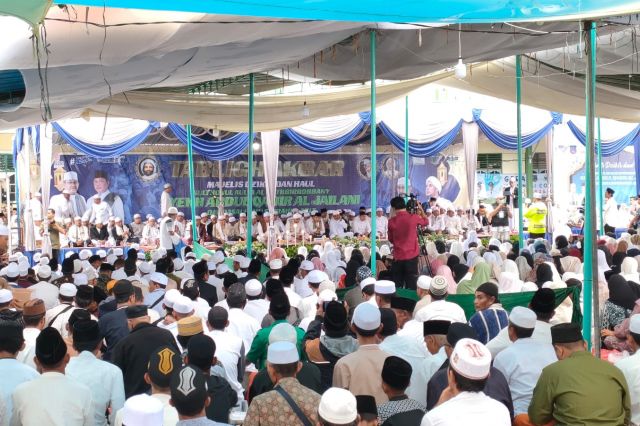 Gubernur Al Haris dan Ribuan Warga Hadiri Haul Syekh Abdul Qodir Al Jailani di Kuala Tungkal