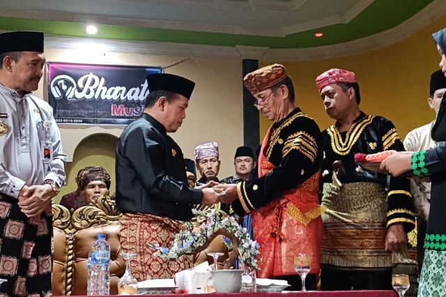 Hadiri Kenduri Sko Baru Lempur: Gubernur Al Haris Disambut Hangat Keluarga Besar Lekuk 50 Tumbi Lempur