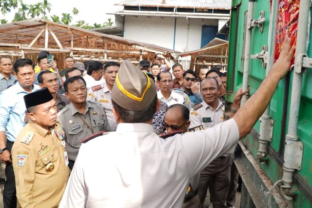 Gubernur Al Haris Lepas Ekspor Senilai Rp 7,2 Miliar